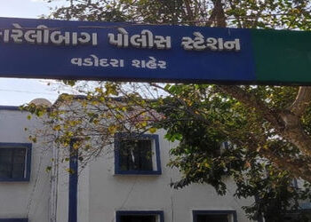 વડોદરાના બહુચરાજીરોડ પરના ગેરેજો ઉપર પોલીસનો સપાટો, વાહનોનું રજીસ્ટર નહીં રાખનાર 10 ની ધરપકડ | Polic…