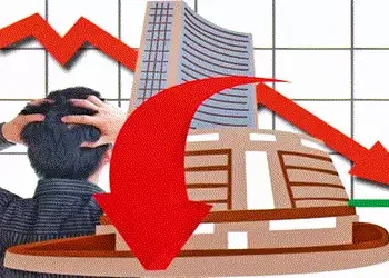 સેન્સેકસ 313 પોઈન્ટ ઘટી 84587 | Sensex falls 313 points to 84587