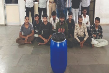 વડોદરાના પાદરા તાલુકાની કંપનીમાંથી રૂ.74.22 લાખના કેમિકલ પાવડરની ચોરીમાં 9ની ધરપકડ | 9 arrested for …