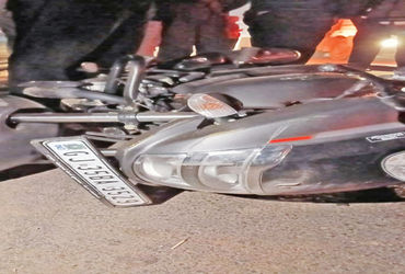 ગાડવેલ પાસે અજાણ્યા વાહનની ટક્કરે મોટરસાઈકલ સવારનું મોત | Motorcyclist dies after being hit by unkno…