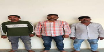 જાલમપુરા ગામમાં જુગાર રમતા 3 શખ્સ ઝડપાયા, 4 ફરાર | 3 people caught gambling in Jalampura village 4 a…