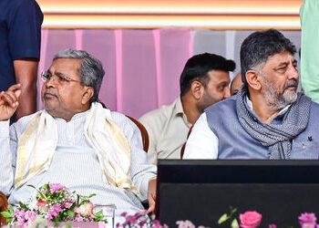 CM સિદ્ધારમૈયા અને શિવકુમારને લઈને નવી અપડેટ, દિલ્હી પ્રવાસ રદ, કાલે બંને સાથે નાસ્તો કરશે | karnata…