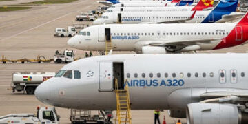 હજારો વિમાનોના સોફ્ટવેરમાં સર્જાઇ ખામી, ભારત સહિત દુનિયાભરમાં હવાઈ સેવા પર માઠી અસર | 350 of indigo …