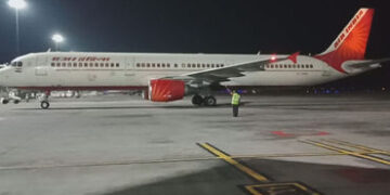 A320 વિમાનમાં સોફ્ટવેર ખામી વચ્ચે એર ઈન્ડિયા અને ઈન્ડિગોએ જાહેર કરી એડવાઈઝરી | airbus a320 global re…