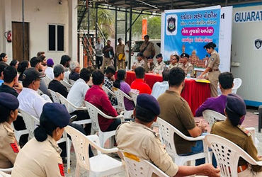 વડોદરા પોલીસે ગુનામાં કબજે કરેલી 32 લાખની ચીજ વસ્તુઓ લોકોને પરત કરી | Vadodara Police returns items …