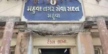 મહુવામાં ન.પા.નો અંધેર વહીવટ, ગંદકીથી ખદબદતા જાહેર રસ્તાઓ | Lawless administration of the Municipal …