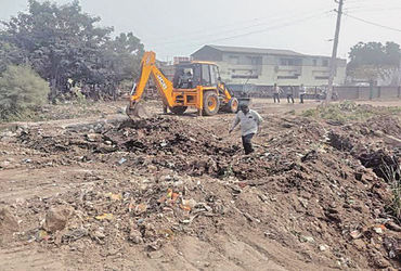 લખતરમાં શ્રીનાથજી સોસાયટીના નાળાનું કામ શરૂ થતાં રહીશોને રાહત | Residents are relieved as work on th…