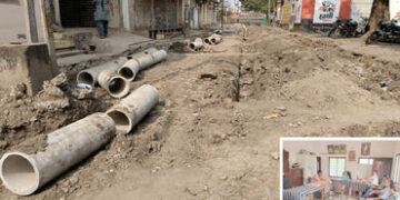 મોટી પાનેલીમાં મહિલા સરપંચે જ ભૂગર્ભ ગટરનું કામ અટકાવ્યું | In Moti Paneli the female sarpanch stopp…