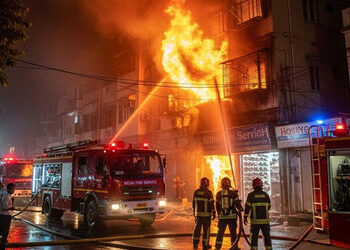 દિલ્હીના સંગમ વિહારમાં ચાર માળના મકાનમાં આગ લાગતા 4 લોકોના મોત, 1 ઈજાગ્રસ્ત