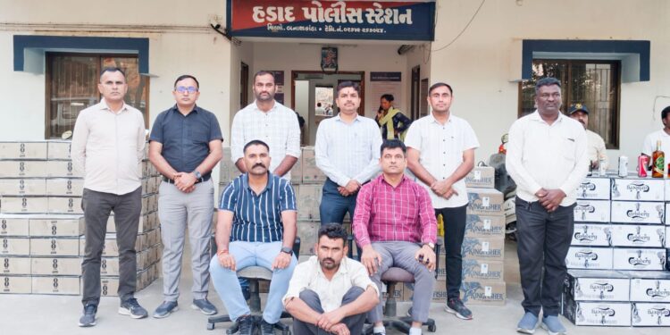 હડાદ – પોશીના ચાર રસ્તા પાસે થી ભારતીય બનાવટ નો વિદેશી દારૂ ભરી લઈ જતો ટ્રક ઝડપી પાડતી LCB બનાસકાંઠા…