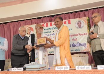દેવત્વ પ્રાપ્ત કરવું અઘરું છે: મોરારિબાપુ શ્રી મનસુખ સુવાગિયા સહિત 5 મહાનુભાવોનો ભાવનગરમા નાગરિક સન્…
