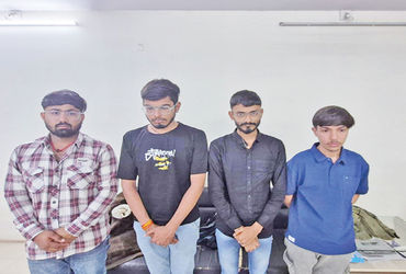 હળવદ ડોક્ટર સાથે રૂ. 48.14 લાખની છેતરપિંડી કરનાર 4 શખ્સની ધરપકડ | 4 people arrested for cheating a d…