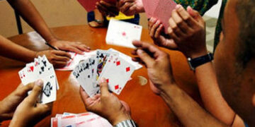 જામનગર શહેર જિલ્લામાં જુગાર અંગે છ સ્થળે દરોડા : પાંચ મહિલા સહિત 20 જુગારીઓ પકડાયા | 20 gamblers inc…