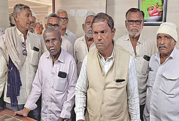 સુરેન્દ્રનગર જિલ્લામાં પાક નુકસાન વળતર માટે 4 હજાર ખેડૂતોએ ફોર્મ ભર્યા | 4 thousand farmers filled f…