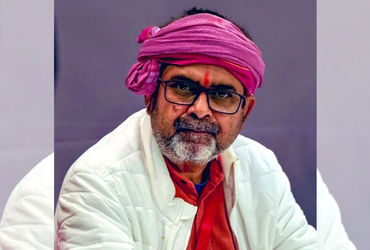 અમુક જ મહિનામાં રાજકારણમાંથી નિવૃત્ત થયા અવધ ઓઝા, કેજરીવાલને મહાન નેતા ગણાવ્યા | Avadh Oza Retires f…