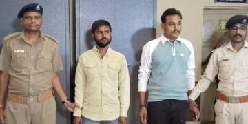 અમદાવાદના નવા વાડજમાં પાન પાર્લર પર સોડાની ખાલી બોટલો વડે હુમલો, હત્યાના આરોપી સહિત 4ની ધરપકડ! | 4 A…