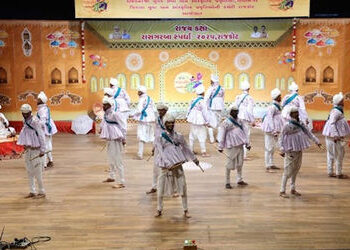 રાજ્યકક્ષાની રાસ-ગરબા સ્પર્ધામાં જામનગરના રાજશક્તિ રાસ મંડળે પ્રથમ ક્રમ મેળવી સમગ્ર સૌરાષ્ટ્રનું ગૌર…