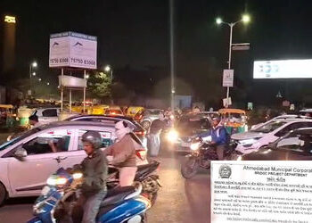 અમદાવાદના સુભાષ બ્રિજ પર તિરાડ પડતાં 5 દિવસ બંધ, AMCના અધિકારીઓ ઘટનાસ્થળે | 5 day closure due to cra…
