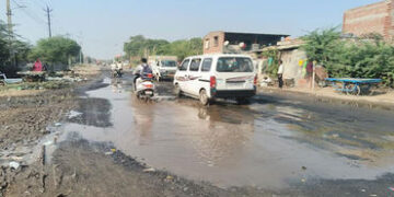 પાટડીના વિરમગામ રોડ પર દૂષિત પાણી છોડતા લોકોની દશા બેઠી | The plight of people dumping contaminated …