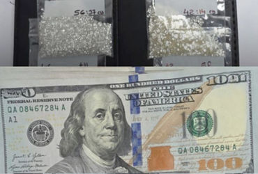 સુરતથી બેંગકોક જતી ફ્લાઈટમાં જડપાયા 43 લાખના હીરા અને US ડોલરની નોટો, મુસાફરની અટકાયત | Diamonds wor…