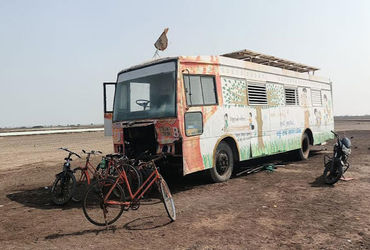 દસાડા તાલુકામાં રણ બસ શાળા બંધ કરવા અગરિયાઓની માંગ | Agarias demand closure of Rann Bus School in Da…