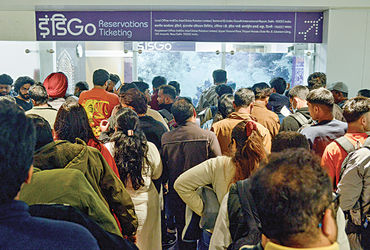 ધરખમ લૂંટ બાદ વિમાન ભાડાં પર કેન્દ્રની લગામ