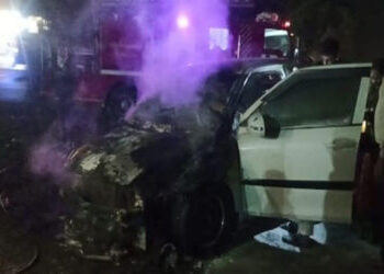 ચોટીલા નજીક થાન જતી ચાલુ કારમાં આગ લાગી | A car on its way to Thane caught fire near Chotila