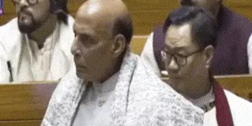 VIDEO: ‘ચૂપ બેસો… કોણ બેસાડશે મને?’, જુઓ ચાલુ ભાષણમાં કેમ ભડક્યા રાજનાથ સિંહ? | Tension in Lok Sab…