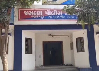 રાજકોટ જિલ્લામાં 6 વર્ષીય બાળકી પર ક્રૂરતાપૂર્વક દુષ્કર્મનો પ્રયાસ, નરાધમે ગુપ્તાંગમાં ધારદાર હથિયાર…