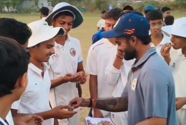 ક્રિકેટ એકેડમી દ્વારા વડોદરાના અમિત પાસીનું સન્માન કરાયું | Amit Passi from Vadodara honored by Cric…