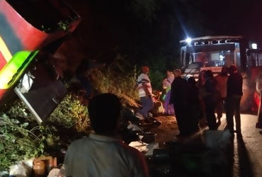 આંધ્રપ્રદેશના ચિત્તૂરમાં ગમખ્વાર અકસ્માત, ખીણમાં ખાબકી બસ, 9 મુસાફરના મોત, 25થી વધુ ઈજાગ્રસ્ત | chit…