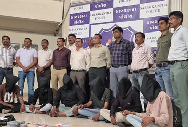 પ્રાંતિજ લૂંટ કેસનો ભેદ ઉકેલાયો: મરચું નાખીને આતંક મચાવનાર 6 આરોપીઓ ઝડપાયા, 7.71 લાખ રોકડા કબજે | Pr…