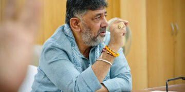 ‘6 જાન્યુઆરીએ કર્ણાટકના CM બનશે ડીકે શિવકુમાર…’, કોંગ્રેસ નેતાના દાવાથી રાજકારણમાં હડકંપ | Congres…