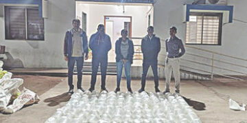 VIDEO: દારૂ સંતાડવાનો નવો કીમિયો: સુરેન્દ્રનગરના થાનમાં પાણીના ટાંકામાંથી ઝડપાયો 620 લીટર દેશી દારૂ,…