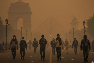 દિલ્હીની ઝેરી હવામાં શ્વાસ લેવો મુશ્કેલ, AQI 500 પર પહોંચ્યો, વિઝિબિલિટી શૂન્ય