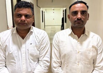 ગાંધીનગરમાં ACBનો સપાટો: CID ક્રાઈમના PI અને કોન્સ્ટેબલ 30 લાખની લાંચ લેતા ઝડપાયા | Gandhinagar ACB …