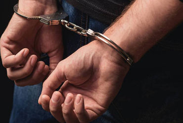 જામનગરમાં વૃદ્ધાના સોનાના ચેઇનની લૂંટની ઘટનાનો ભેદ ઉકેલાયો, લૂંટ કરનારા પોરબંદરના બે આરોપી ઝડપાયા | …