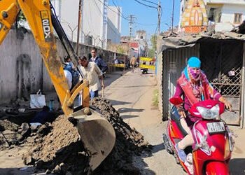 ભૂતડી ઝાંપા વિસ્તારમાં પાણી વિતરણ માટે મુકેલા બુસ્ટરમાં અવારનવાર લાઈનમાં ભંગાણથી લોકો પરેશાન | Peopl…