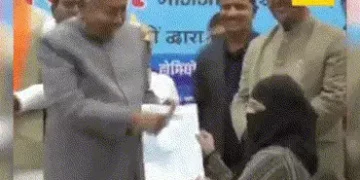 VIDEO: ‘આ શું છે હટાવો…’, બિહારના CM નીતિશ કુમારે મહિલાના ચહેરાથી હિજાબ ખેંચતા વિવાદ | Nitish Kuma…