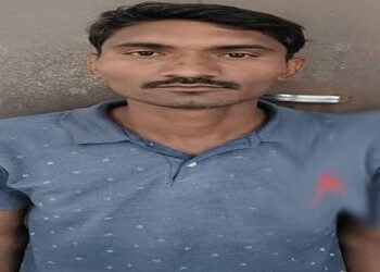 ધ્રાંગધ્રામાં જુગાર રમતા 3 શખ્સ ઝડપાયા | Three people caught gambling in Dhrangadhra