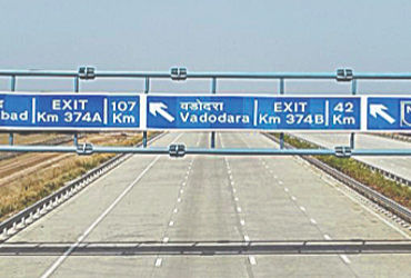 ૩૩ વર્ષથી ખેડૂતો માથે હાથ દઇને બેસી રહ્યા છે NHAIના રિઝર્વેશનના કારણે પશ્ચિમ વિસ્તારના વિકાસને બ્રેક…