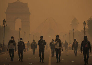 PUC નહીં હોય તો પેટ્રોલ નહીં મળે, શ્રમિકોને 10000ની સહાય, દિલ્હીમાં આજથી નવા પ્રતિબંધ