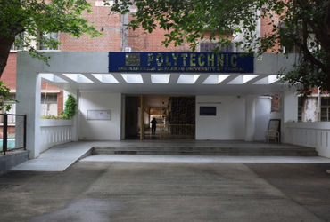 પોલીટેકનિકમાં જૂનિયર વિદ્યાર્થીને ઊઠ-બેસ કરવાનું કહીને લાફા માર્યા, રેગિંગનો આરોપ | junior student b…