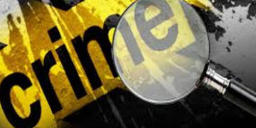 મેટોડામાં વેપારીને ધમકાવી વ્યાજખોરે દુકાનને તાળા મારી દીધા | A moneylender threatened a trader in Me…