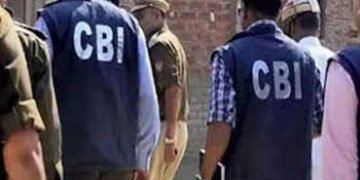 નોટ ગણતા ગણતા થાકી CBI! લેફ્ટનન્ટ કર્નલના ઘરેથી મળ્યો નોટોનો પહાડ, પત્ની સામે પણ FIR