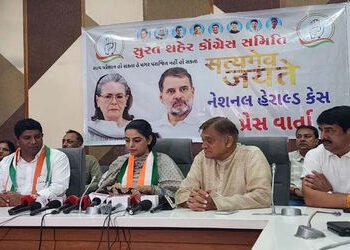 સુરત: મનરેગા યોજનામાં કરેલા ફેરફાર રાજ્ય સરકાર પર આર્થિક સર્જીકલ સ્ટ્રાઈક છે રાજ્ય સરકારની તિજોરી ખા…