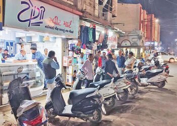 નડિયાદ મનપા દ્વારા સરદાર ભવનની દુકાનો ખાલી કરવા માટે અંતિમ નોટિસો | Nadiad Municipal Corporation iss…