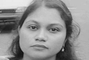 બેંગ્લુરુમાં હચમચાવતી ઘટના : સોફ્ટવેર એન્જિનિયર પતિએ બેન્કમાં કામ કરતી પત્નીને 4 ગોળીઓ ધરબી | Bengal…