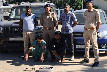 બગોદરા-તારાપુર હાઇવે પર દંપતી સાથે લૂંટનો ભેદ ઉકેલાયો, 2 લૂંટારૂની ધરપકડ, કાર સહિતનો મુદ્દામાલ રિકવર…