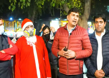 VIDEO: દિલ્હીમાં સૌરભ ભારદ્વાજ સહિત આપના ત્રણ નેતાઓ વિરૂદ્ધ FIR, સાંતા ક્લોઝના અપમાનનો આરોપ | FIR ag…